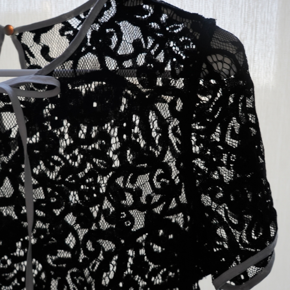 Black Lace Crop Top - Picture 3 of 3